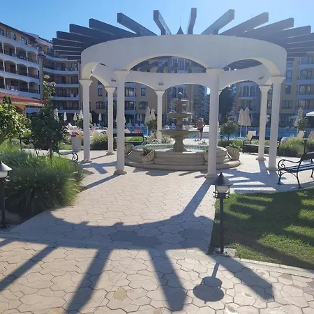 Royal Sun Apartment *